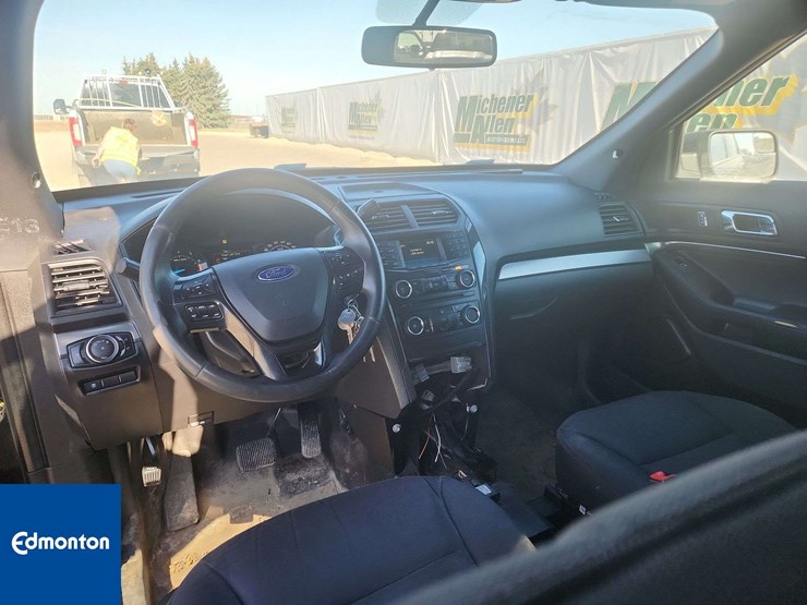 2018-ford-explorer-image-19