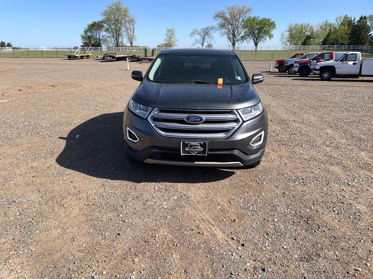 2016-ford-edge-image-8