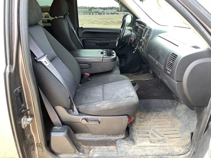 #1311-•-2012-chevrolet-silverado-pickup-truck-(has-title-in-delay)-image-33