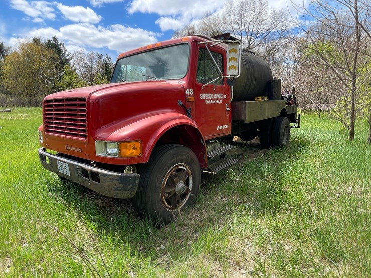 #2881-•-1990-international-sealcoating-truck-(has-wi-title)-(or)-image-1