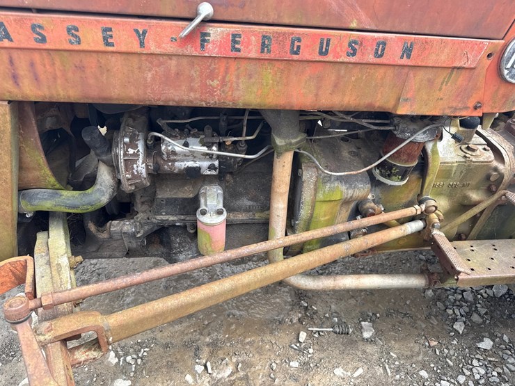 massey-ferguson-135-image-19