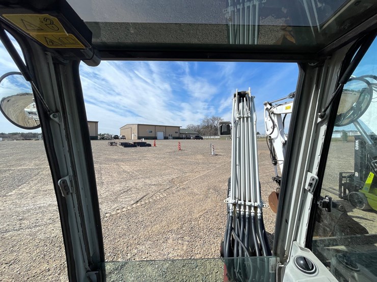 #1001-•-2012-takeuchi-excavator-image-24