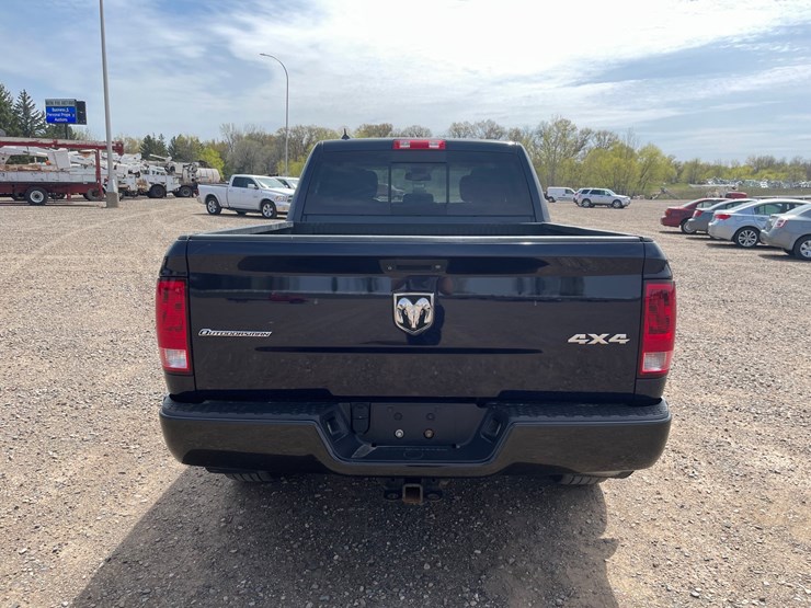 2015-dodge-1500-image-4