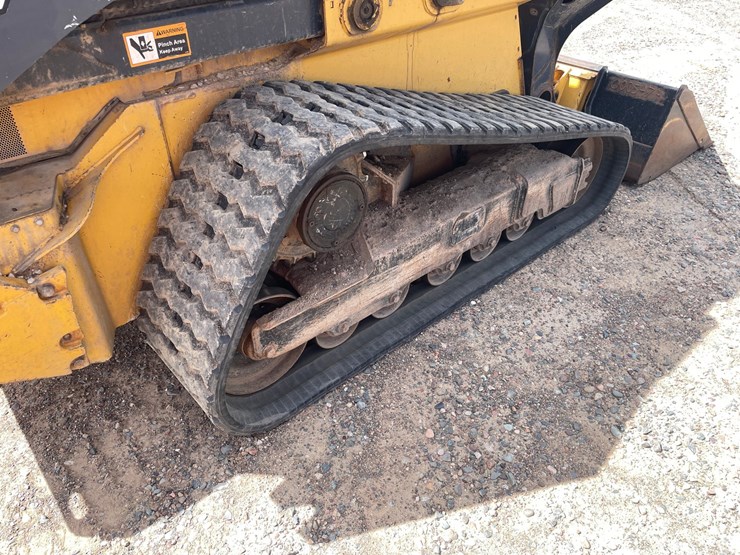 2018-deere-331g-image-19