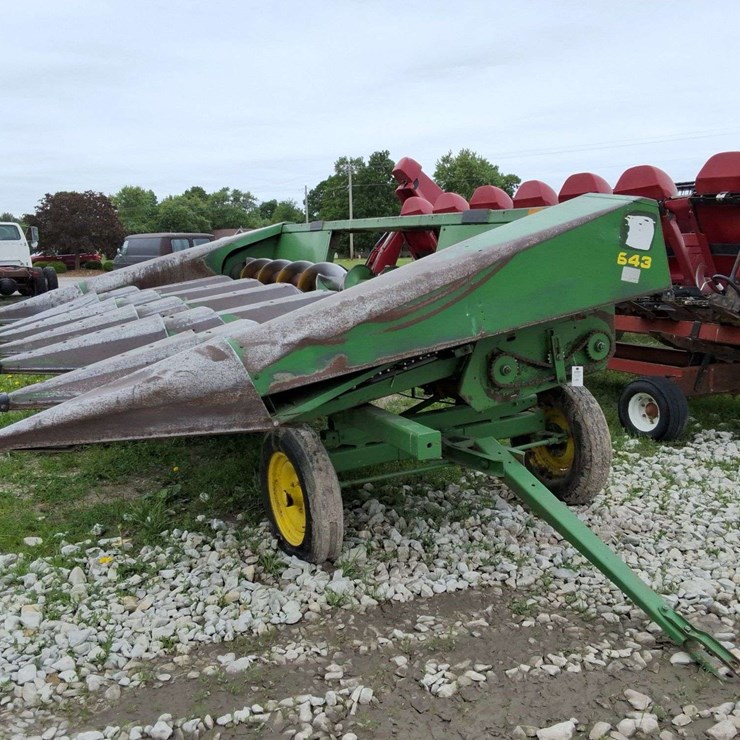 JOHN DEERE 643