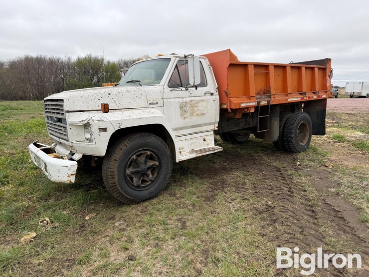 1984-ford-f700-image-1