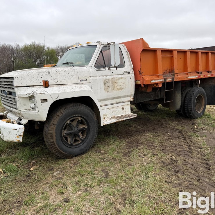 1984 FORD F700