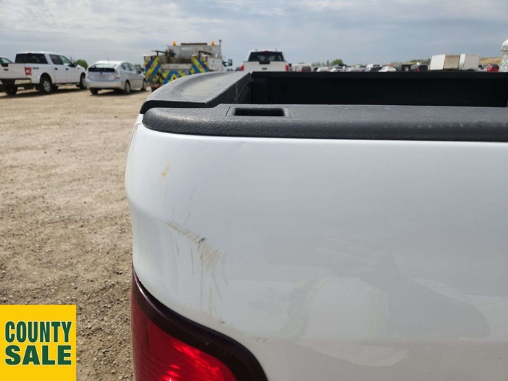 2014-dodge-1500-image-40