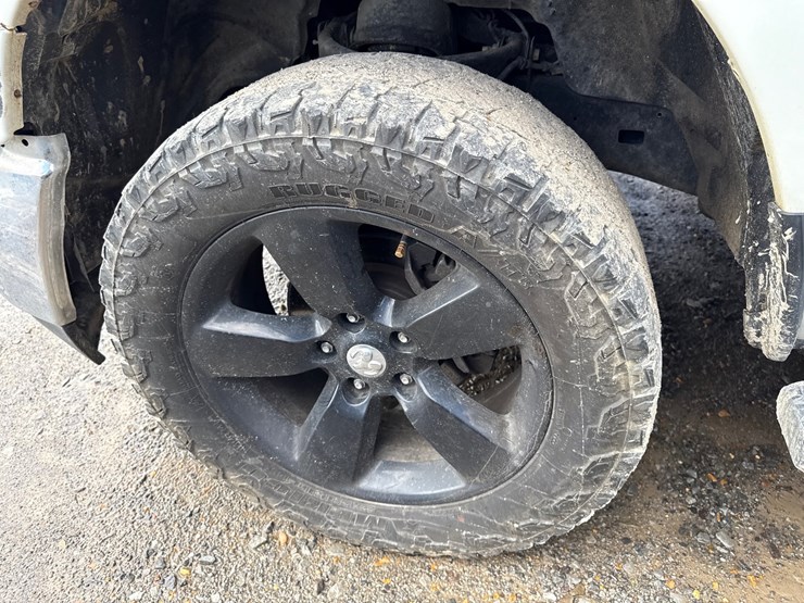 2016-dodge-1500-image-23