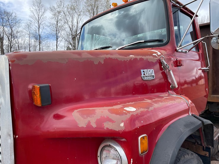 1980-ford-9000-image-12