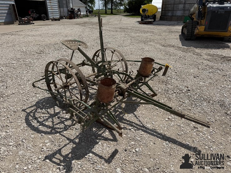 john-deere-2r40-planter-image-3