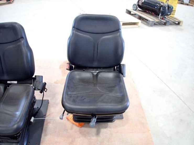 qty-of-(2)-cobo-tractor-seats-image-7