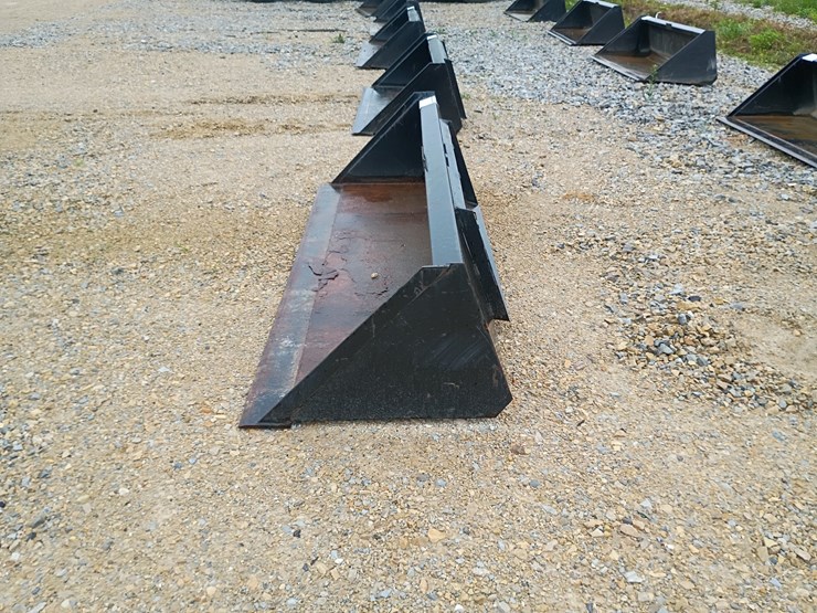 #24749-•-84"-smooth-bucket-skid-steer-attachment-image-2
