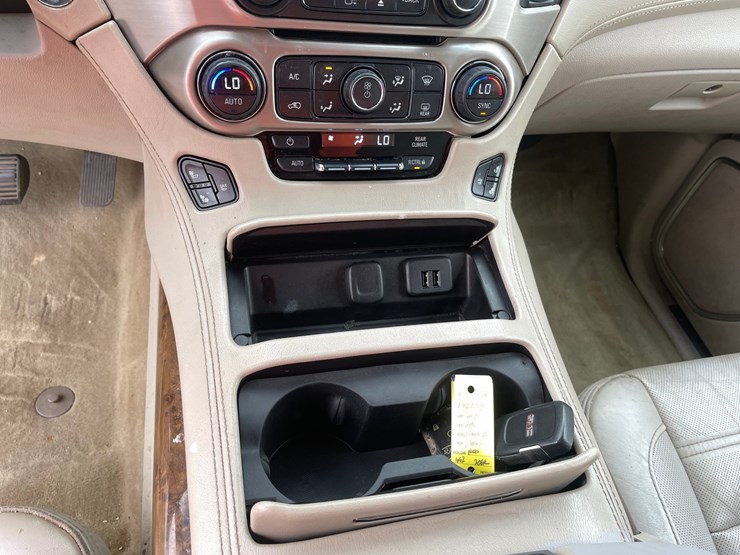 2015-gmc-yukon-denali-image-32