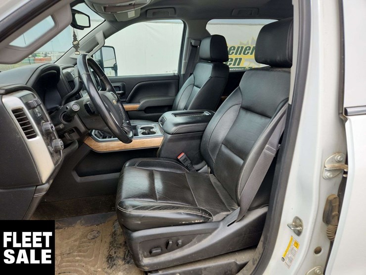 2018-chevrolet-silverado-3500hd-image-23