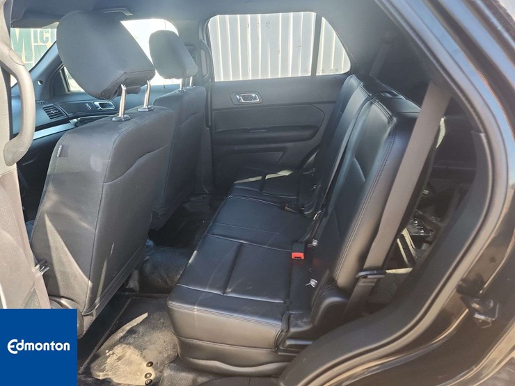 2018-ford-explorer-image-15