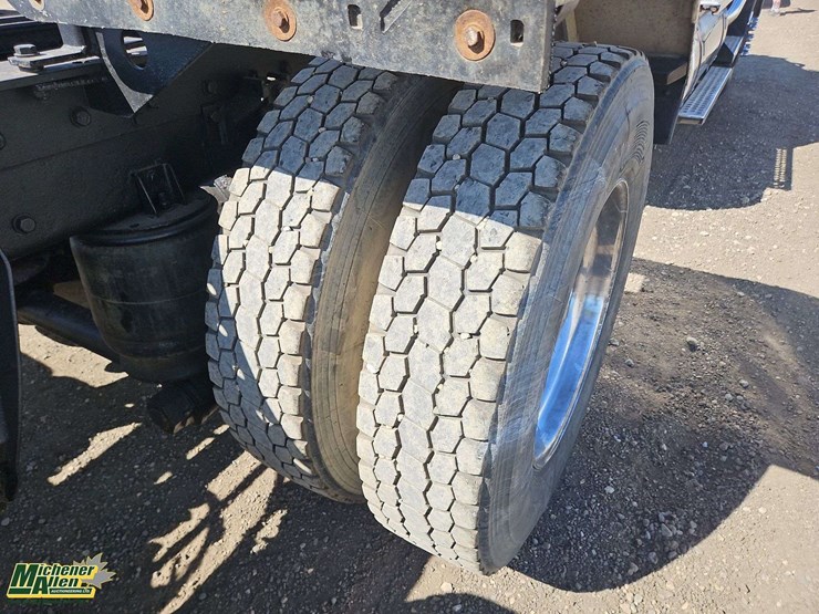 2007-kenworth-t800-image-11