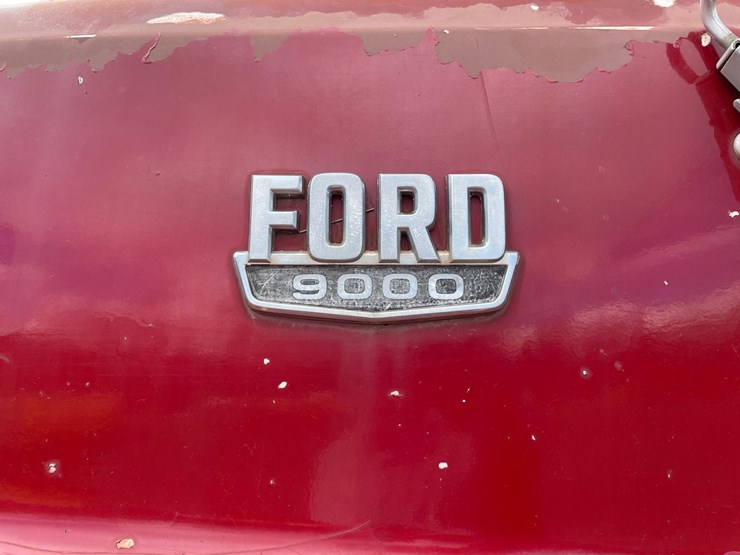 1980-ford-9000-image-13