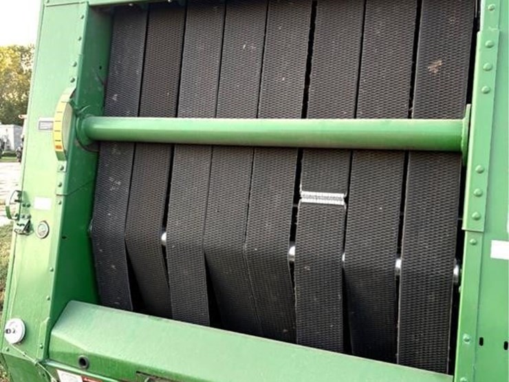 2001-john-deere-567-image-11