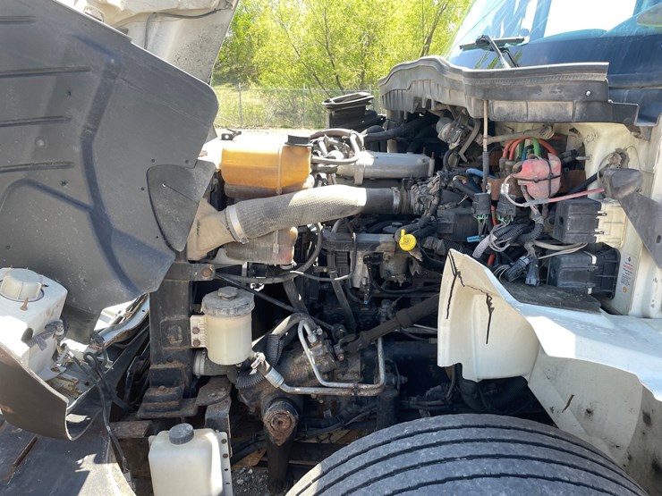 2013-international-durastar-4400-image-19