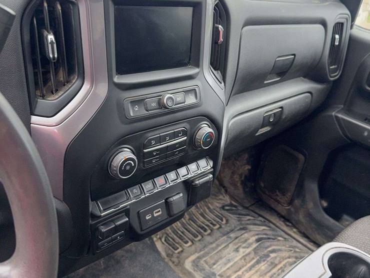 2022-chevrolet-silverado-1500-image-10
