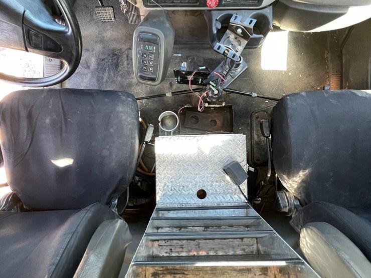 2013-international-durastar-4400-image-55