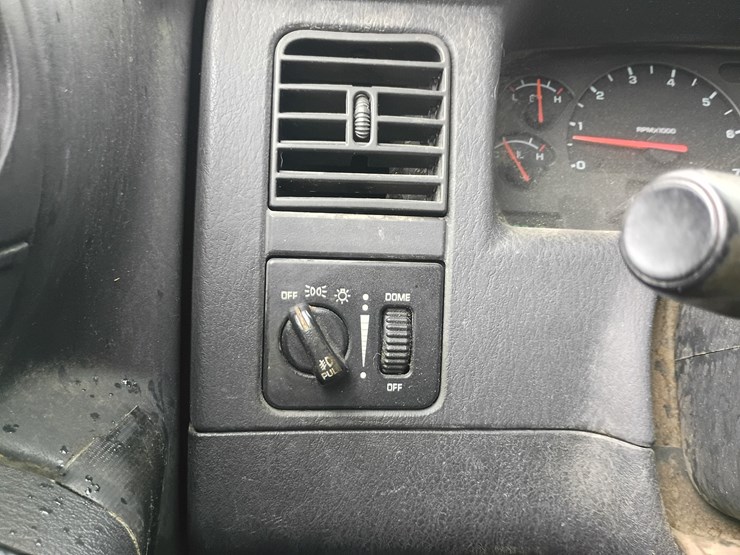 2002-dodge-durango-image-50