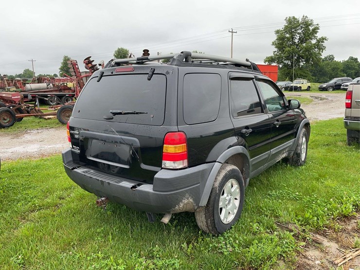 2004-ford-escape-image-3
