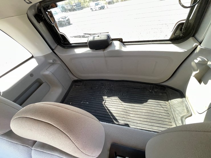 2011-ford-escape-xlt-image-16
