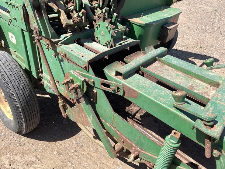 john-deere-14t-image-12