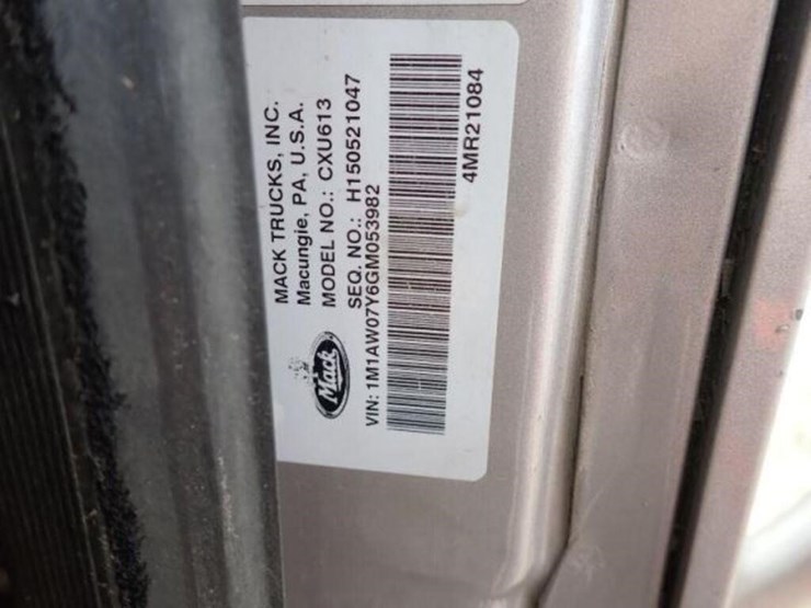 2016-mack-cxu613-t/a-hiway-tractor---sleeper---1m1-image-9