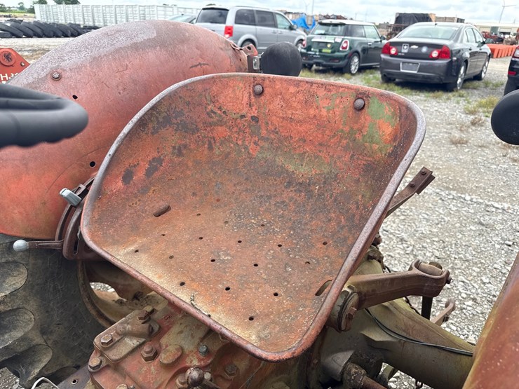 massey-ferguson-135-image-20