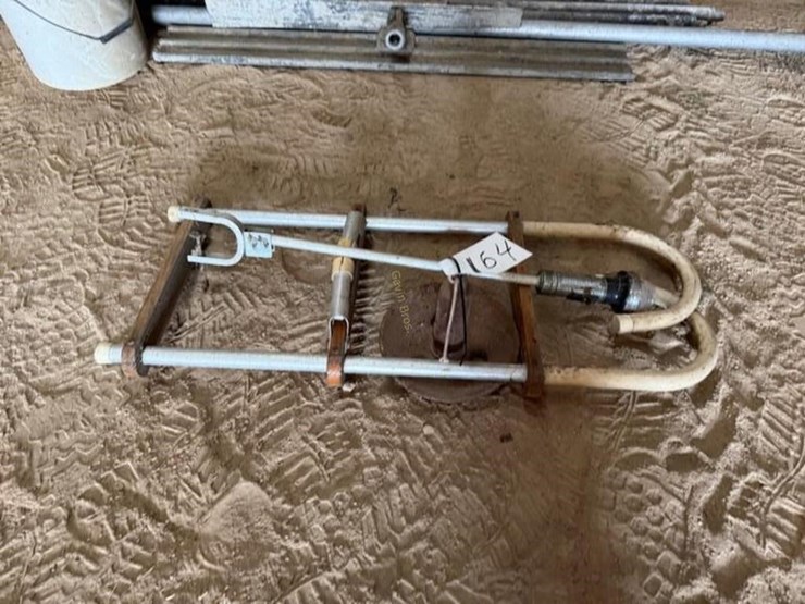 boat-ladder,-light,-anchor-image-2