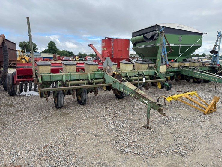 john-deere-7000-image-1