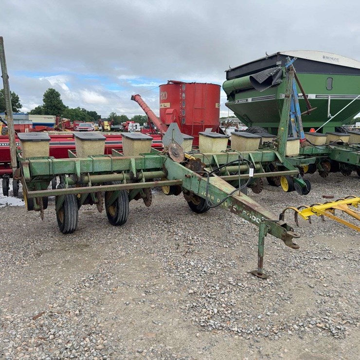 JOHN DEERE 7000