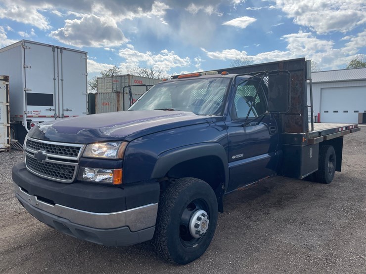 2005-chevrolet-3500-image-1