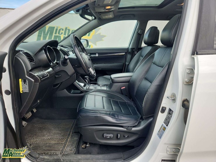 2011-kia-sorento-image-14