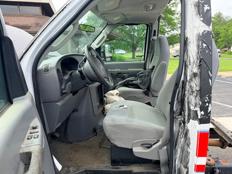 2008-ford-e450-image-41