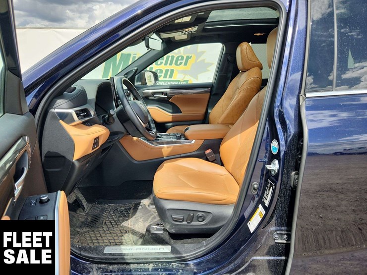 2023-toyota-highlander-image-8
