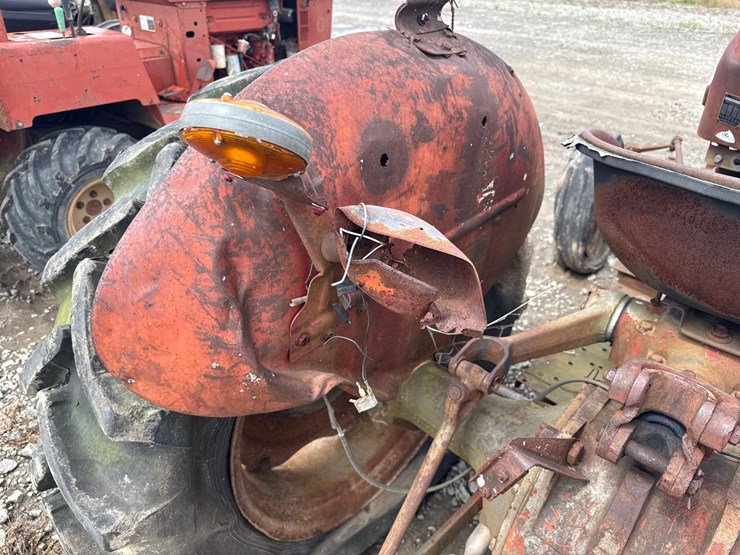 massey-ferguson-135-image-9
