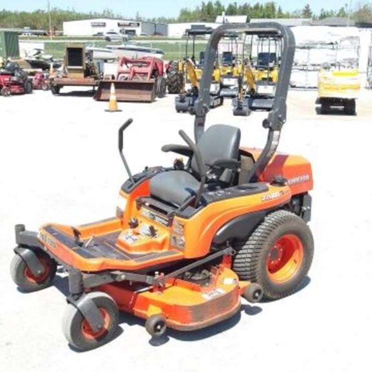 KUBOTA ZD221