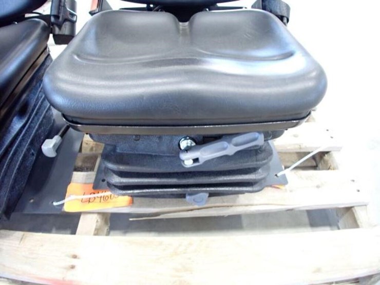 qty-of-(2)-cobo-tractor-seats-image-10