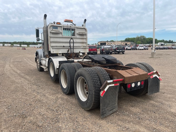 2002-international-9900i-image-3