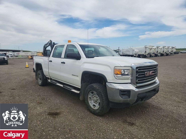 2015-gmc-sierra-2500hd-image-2