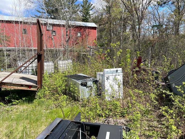#2831-•-scrap-iron-pile-(or)-image-4