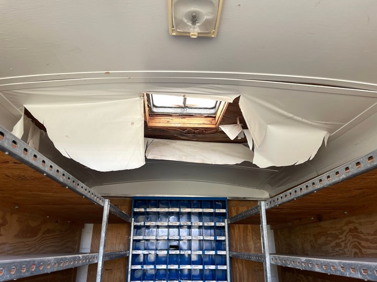 #1203-•-1999-us-cargo-enclosed-trailer-(has-mn-title)-image-4