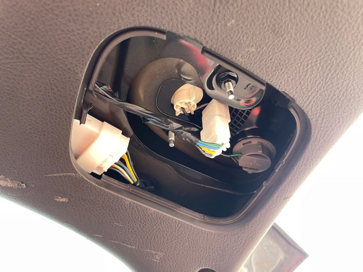 2011-hyundai-santa-fe-image-27