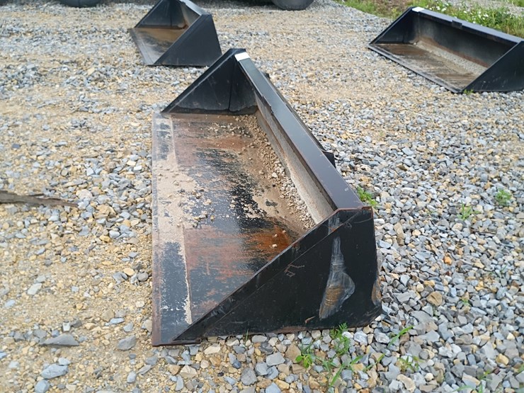 #24746-•-84"-smooth-bucket-skid-steer-attachment-image-2