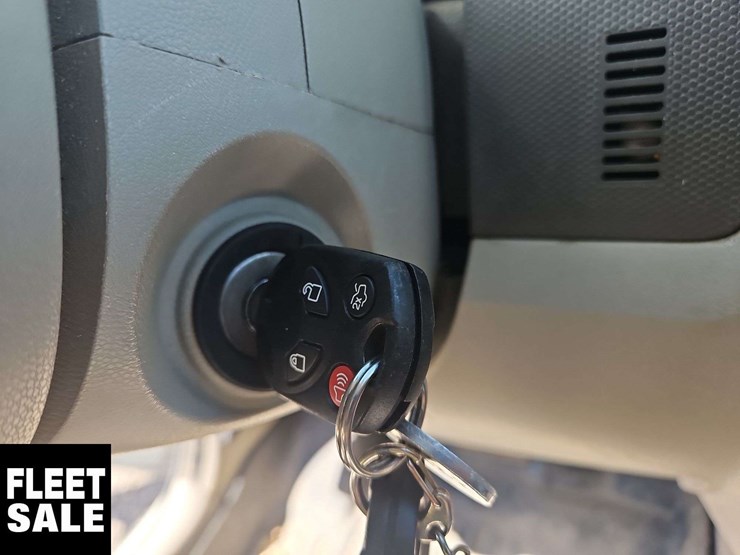 2011-ford-escape-image-24