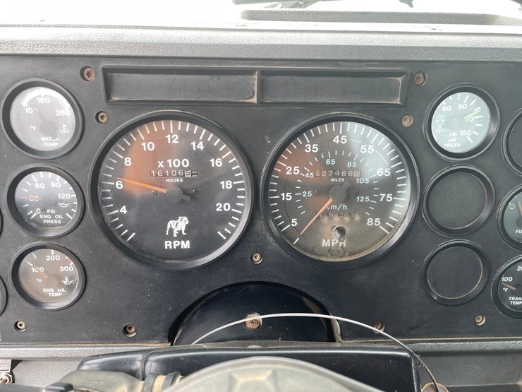 1999-mack-ch600-image-43